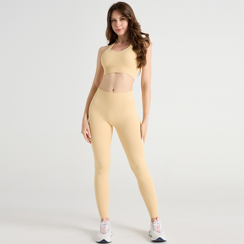 Trajes deportivos sin mangas con cuello en U de color amarillo claro fresco
