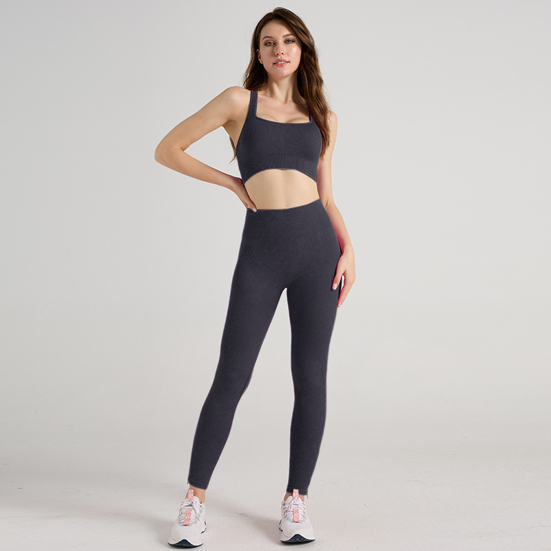 Trajes deportivos minimalistas modernos sin mangas